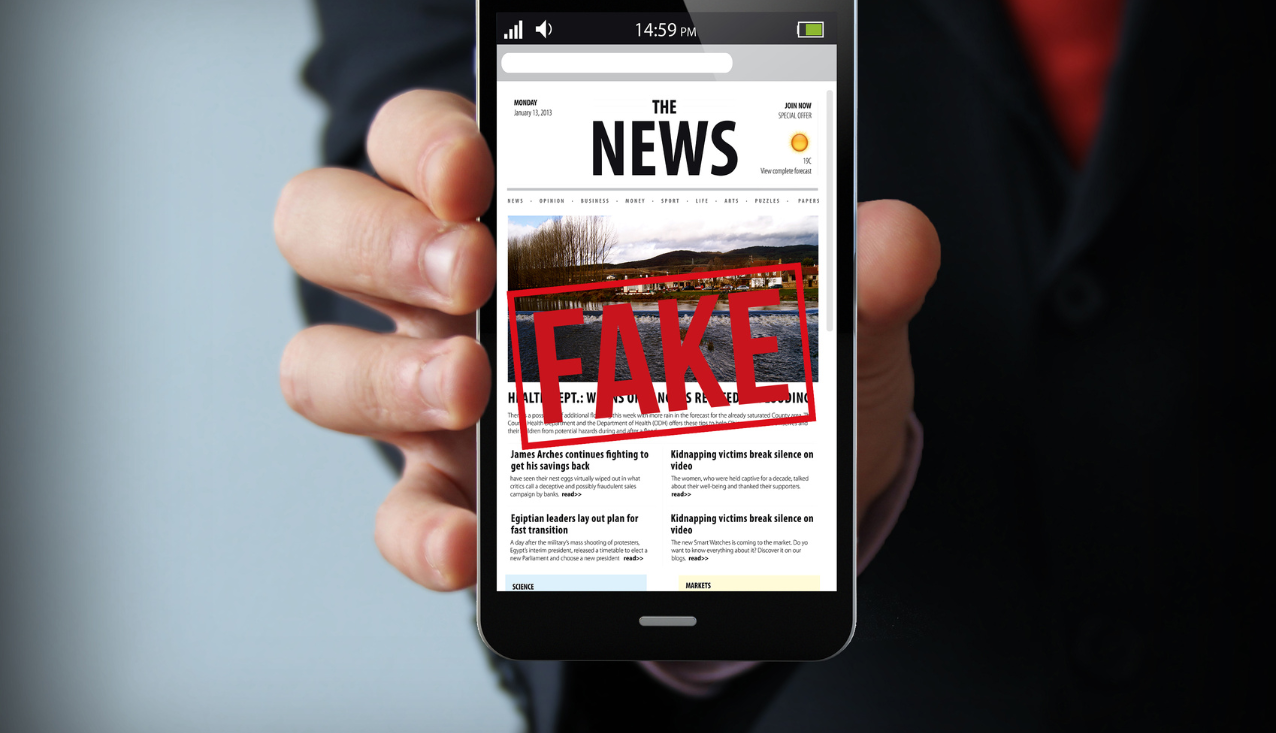 mobilni telefon, novičarski portal, lažne novice