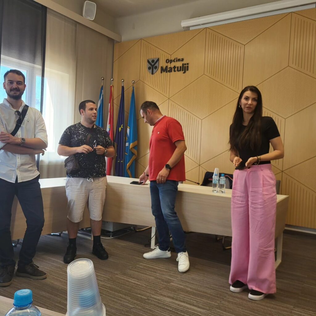 sprejem s strani Jakova, Luke, Eduarda in Ive