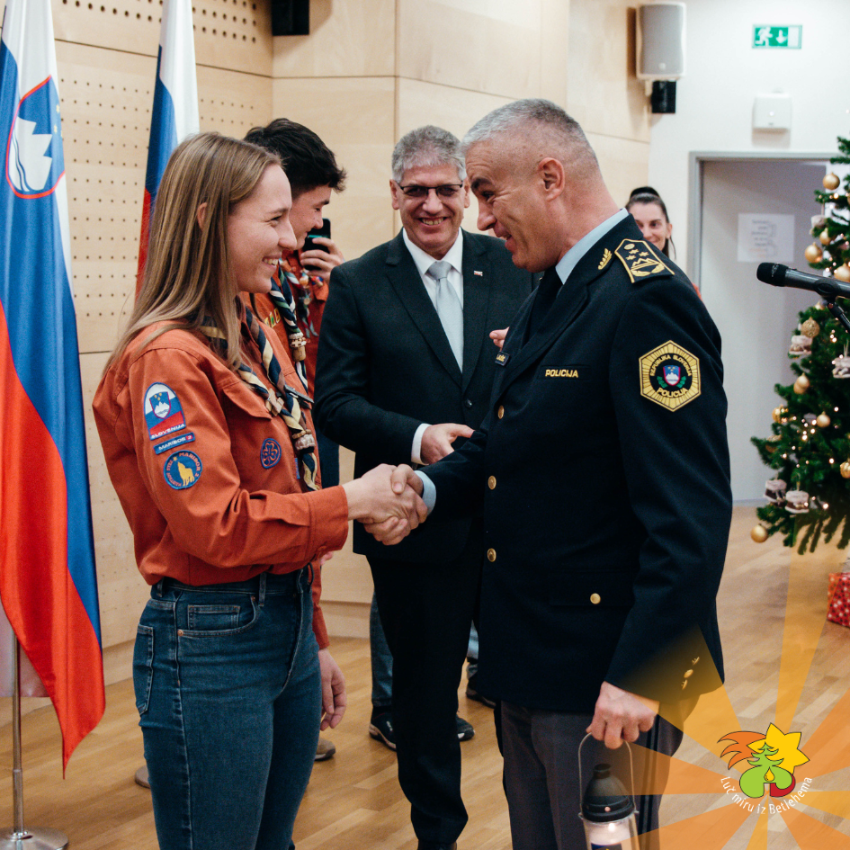 luč miru na ministrstvih